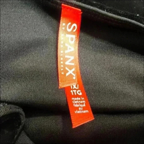 Velvet Leggings by Spanx - Women's Shaping Pants - Trendy Fashion Staple - Picture 3 of 3